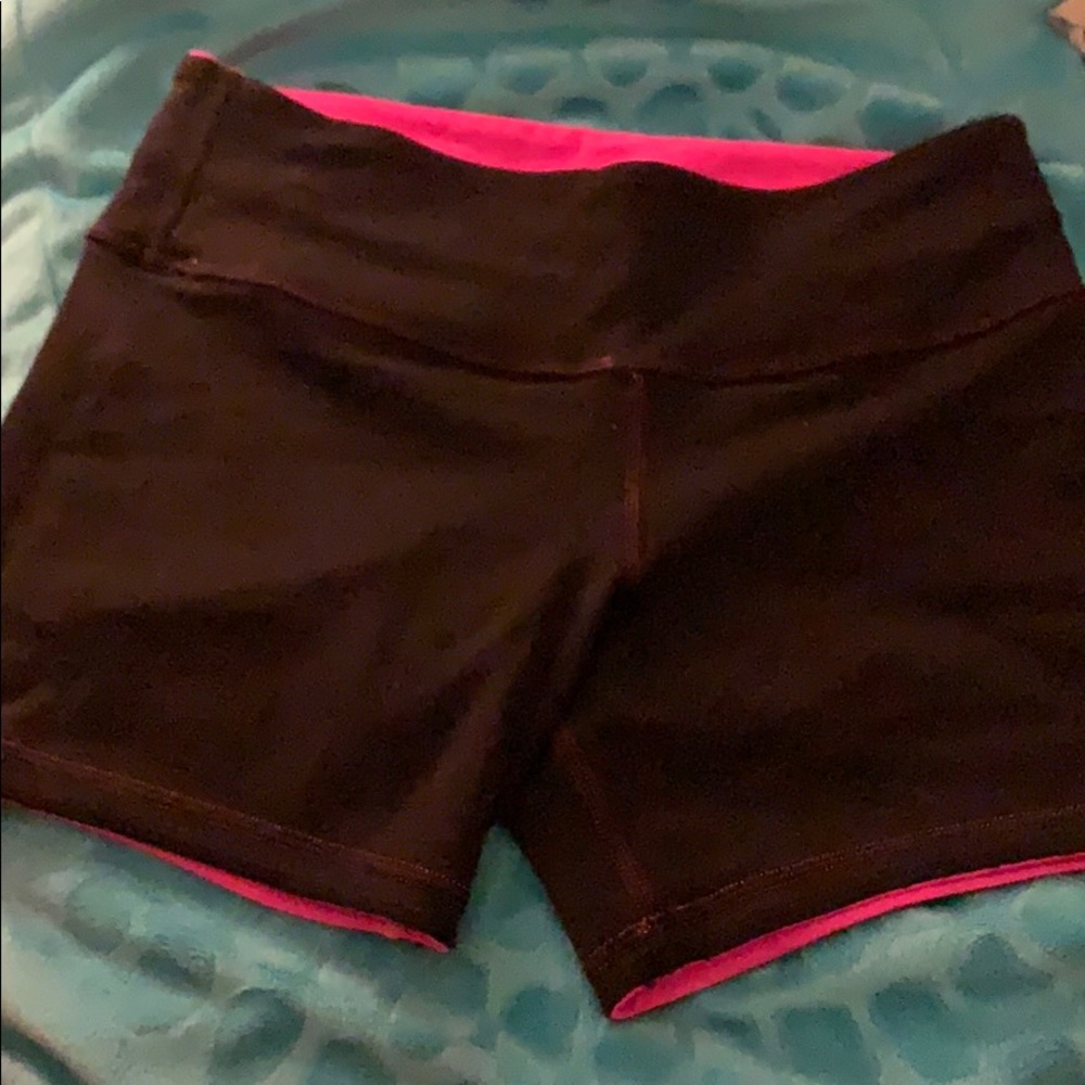 Lululemon - Picture 2 of 4